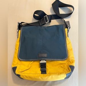 BEAUTIFUL BAG COACH YELLOW COLOR